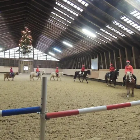 Semesterbostad - Tannenhof Riding And Hillershausen